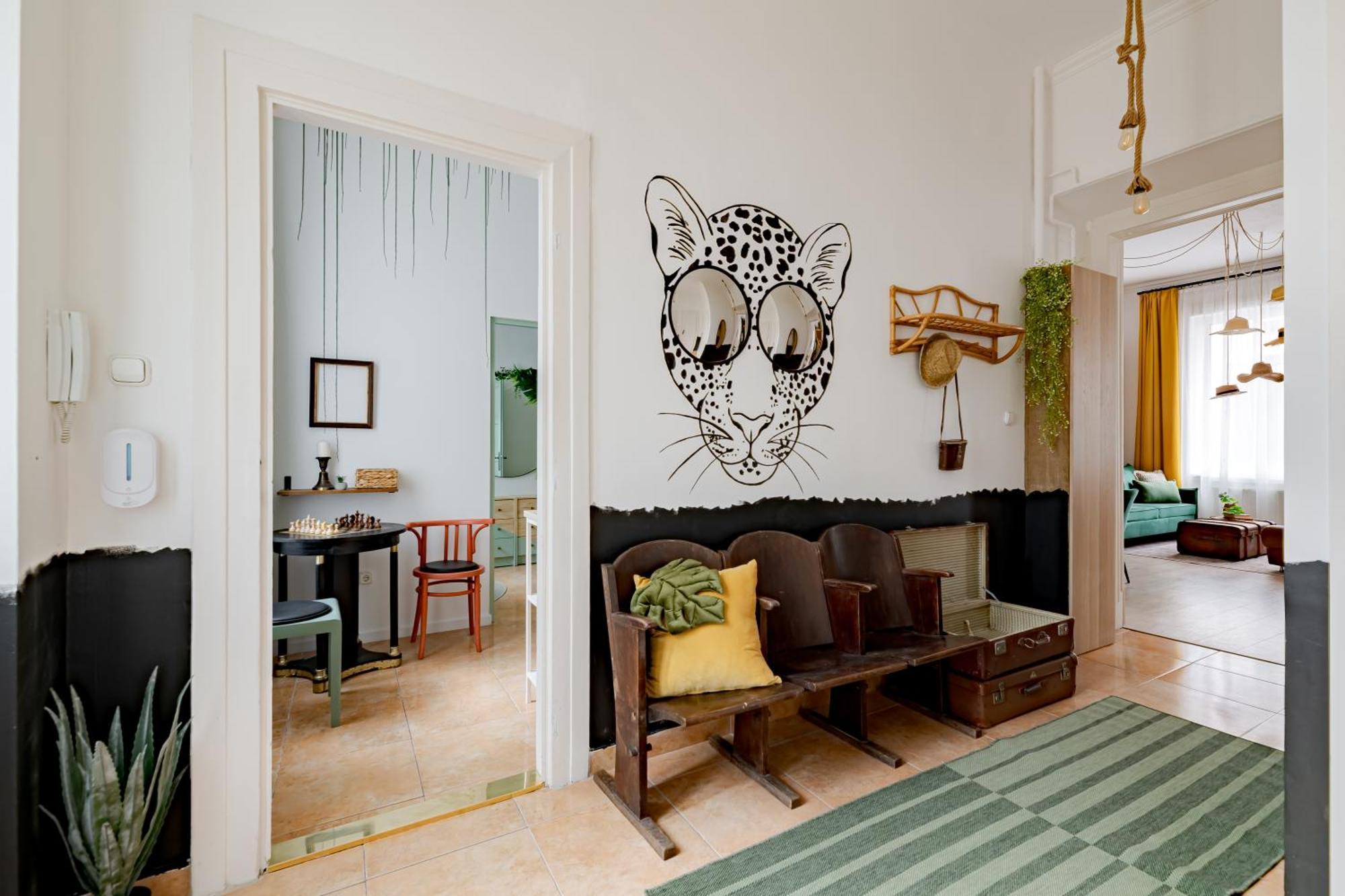 Jungle Aesthetics Downtown Apartman Aircon And Garage Parking Boedapest Buitenkant foto
