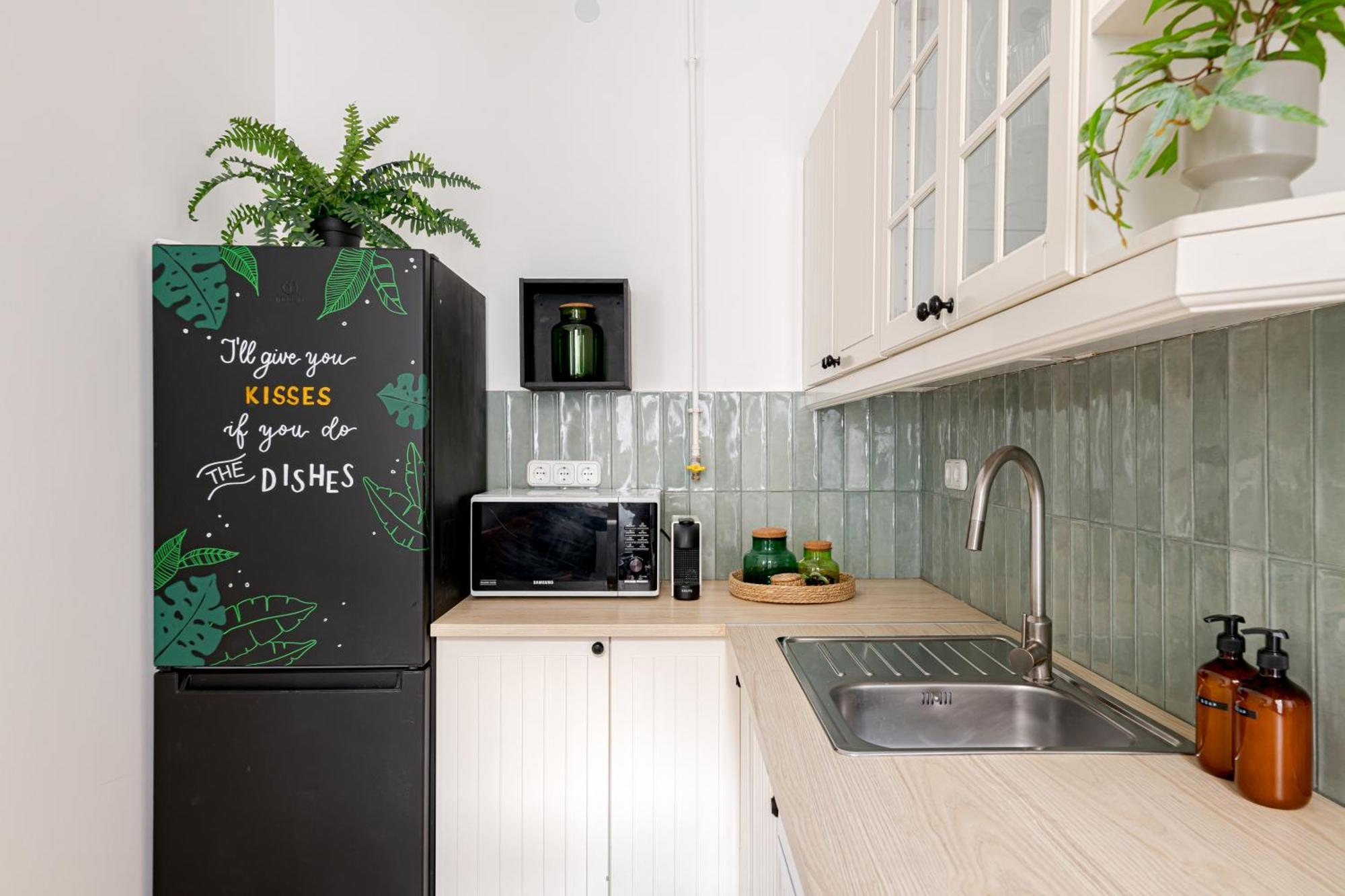 Jungle Aesthetics Downtown Apartman Aircon And Garage Parking Boedapest Buitenkant foto