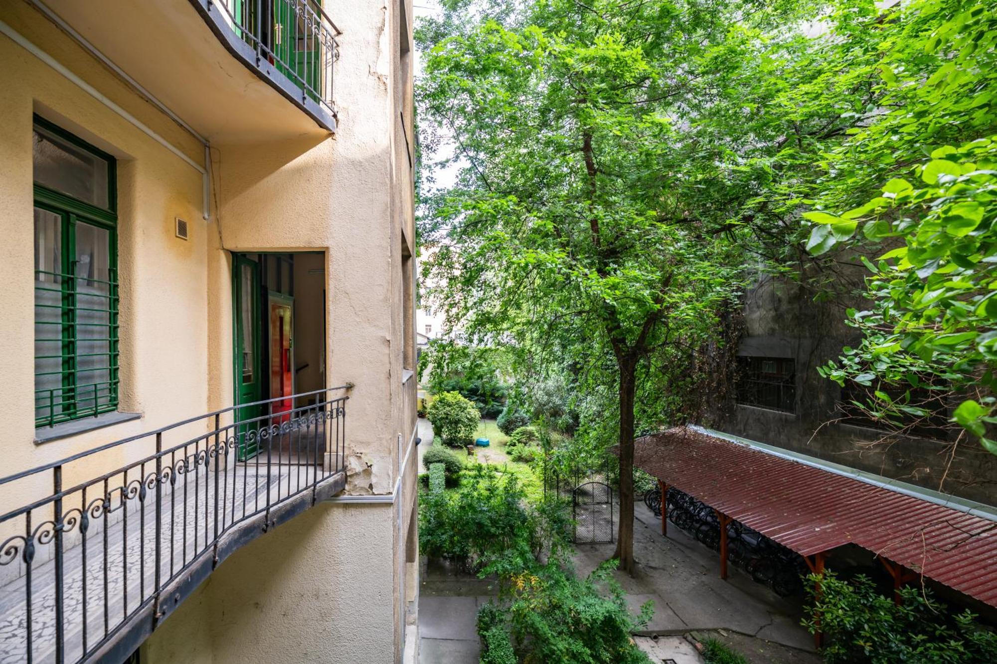 Jungle Aesthetics Downtown Apartman Aircon And Garage Parking Boedapest Buitenkant foto